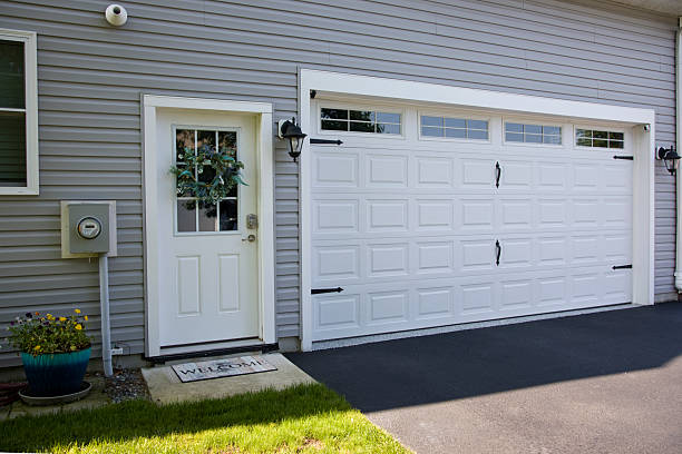 24/7 Emergency Garage Door Panel Replacement experts in Clay County County, AR